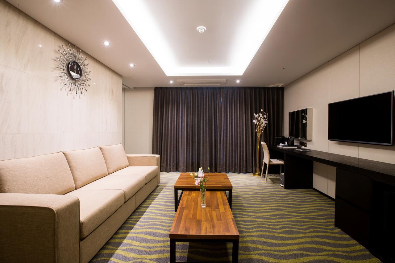 Gloucester Hotel Jeju by Eksteriør bilde