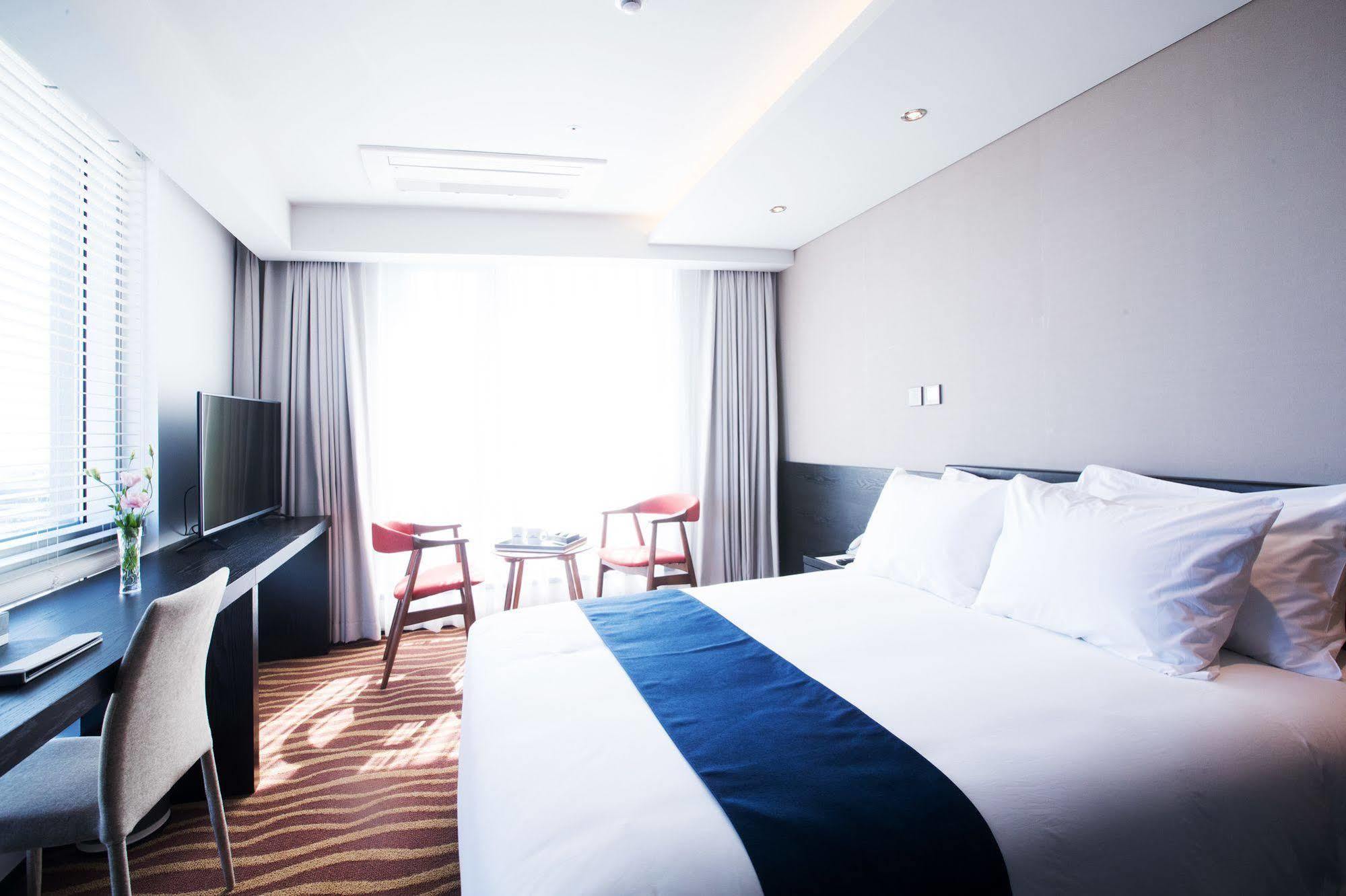 Gloucester Hotel Jeju by Eksteriør bilde